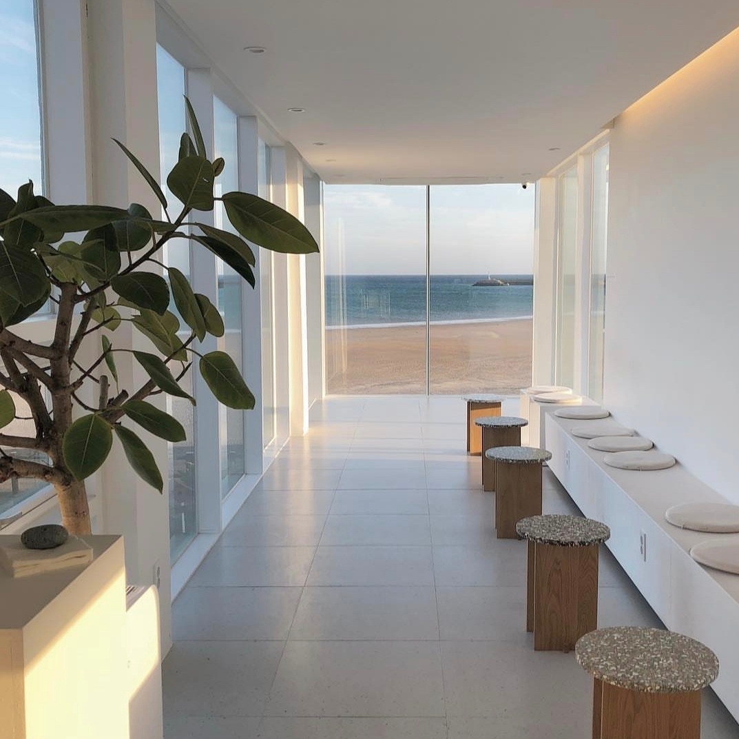 랜딩커피 - 제주 상업공간 시공 완료 전경